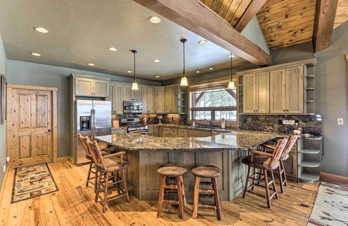 Eureka Cabin | Beautiful Eureka Cabin Rental on Golf Resort!
