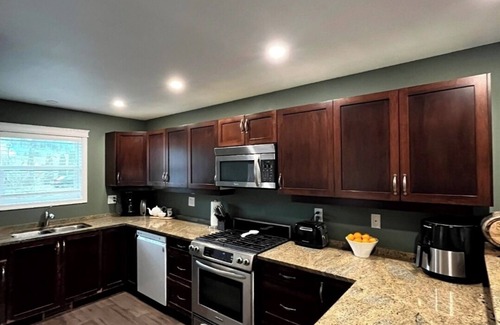Shawnigan Lake House | Beautiful family 2-bedroom home in Shawnigan Lake!