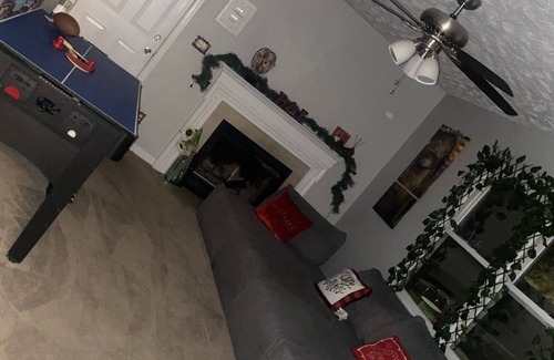 Fayetteville House | Beautiful family home with POOL