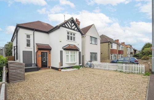 Cambridge House | Beautiful family home central Cambridge