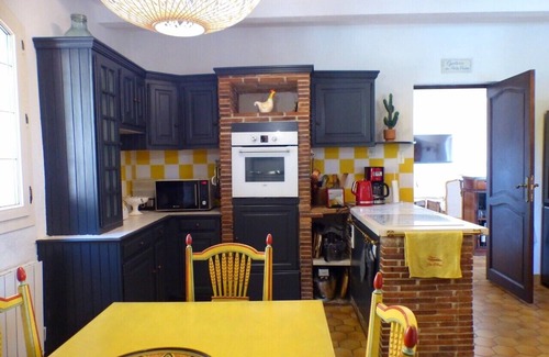 Ollioules House | Beautiful family home with sea view