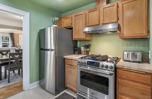 Ravenna House | Beautiful Family Home, Location, near the UW Stadium, 5 Beds 2 Bath.