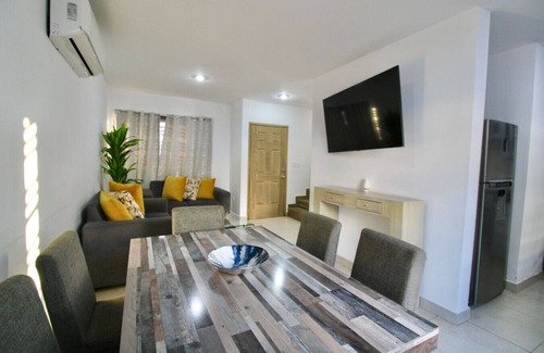 Cerritos Apartment | Beautiful family pool, close to the beach by Gpsrentas