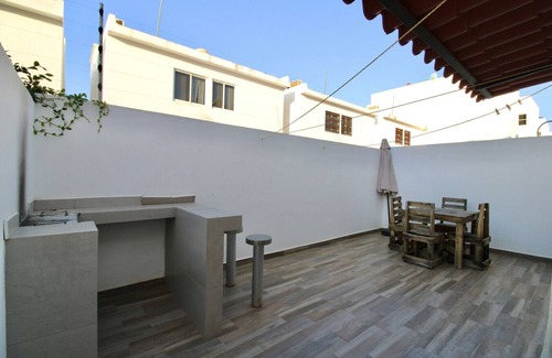 Cerritos Apartment | Beautiful family pool, close to the beach by Gpsrentas