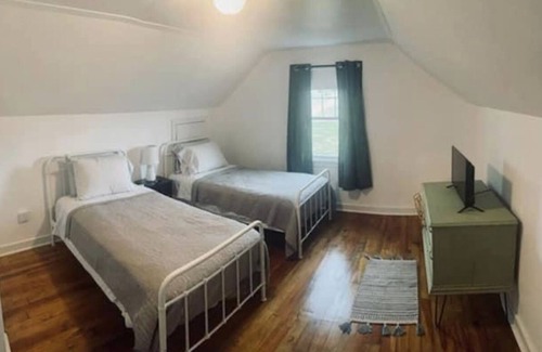 Hermann Other | Beautiful Farmhouse with Scenic View