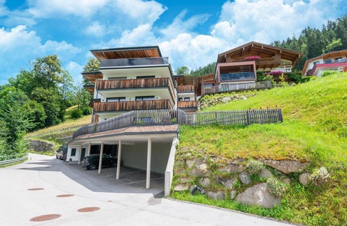 Helfenstein Apartment | Beautiful flat in Hart with fitness room
