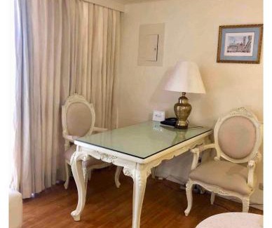 San Lorenzo Apartment | Beautiful Flat in Greenbelt (WiFi & Netflix)