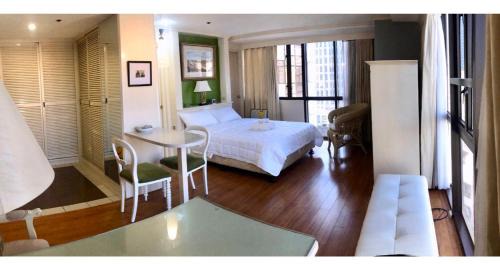 San Lorenzo Apartment | Beautiful Flat in Greenbelt (WiFi & Netflix)