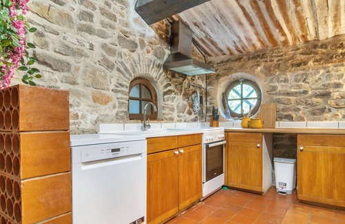 Flassans-sur-Issole House | Beautiful private villa for 8 guests with private pool, WIFI, TV, terrace and pets allowed