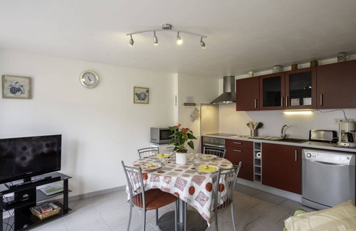 Saint-Pierre-en-Port House | Beautiful private villa for 4 people with TV and parking