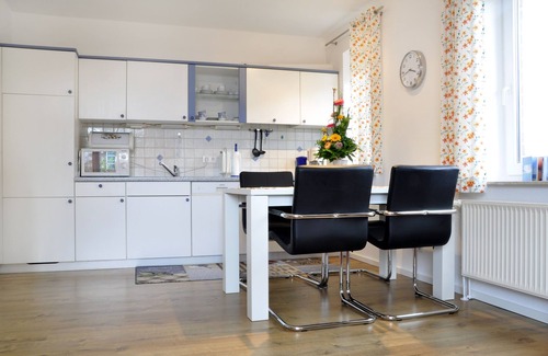 Horumersiel Apartment | Beautiful, friendly apartment, centrally located, a few minutes'