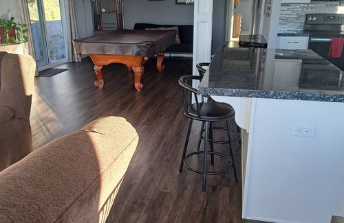 Coulterville House | Beautiful Fully Remodeled 2-bedroom Home with WiFi, AC and a Serene Lake View!