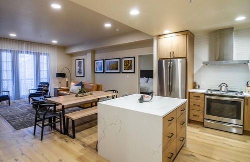 Tamarack Resort Condo | Beautiful|Gas Fireplace|Mountain View|Balcony