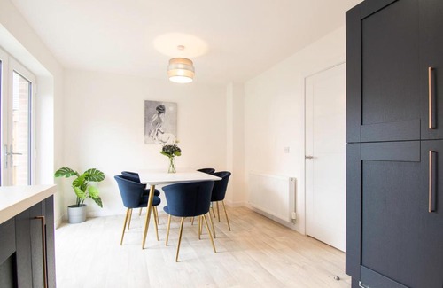 Shawlands House | Beautiful Glasgow South Home - Pass the Keys