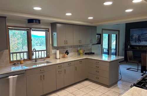 Pagosa Springs Cabin | Beautiful Golf Course Views, Large Rooms, Close to Everything, A/C, Hot Tub!
