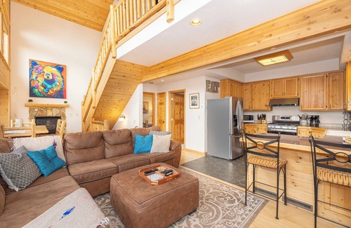 Grand Lake House | Beautiful Grand Lake year-round cabin, lake views, 2 minutes to town, 10 to RMNP