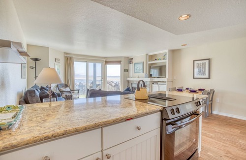 Lincoln City Condo | Beautiful Ground-Level WaterBay Front Condo with Gorgeous Bay and Ocean Views!