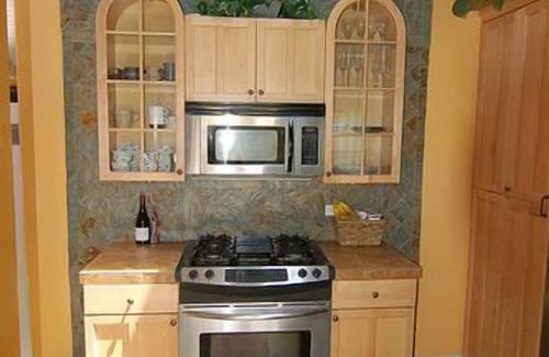 Riverview West House | Beautiful guest house w/backyard, patio. Long term welcome. by Irvine,Costa Mesa
