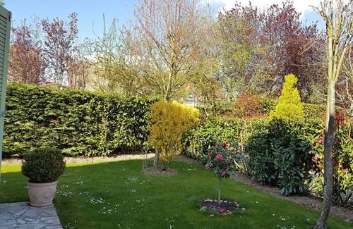 Bussy-Saint-Georges House | Beautiful house with large garden near Disneyland