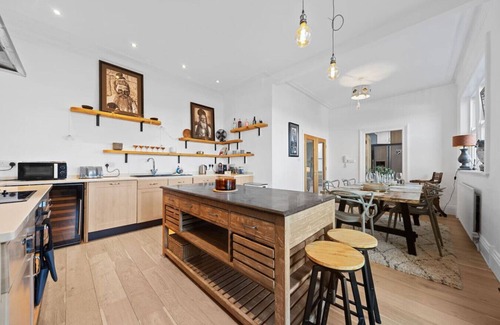 Harrogate House | Beautiful Harrogate Triplex Apartment