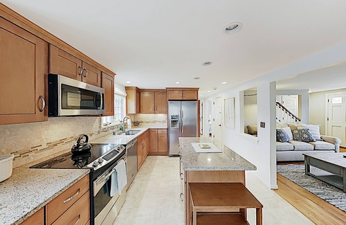 South Harwich House | Beautiful Harwich home with large yard near Red River Beach & Main Street fun