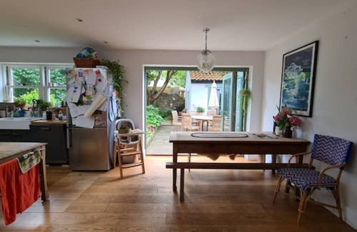 Frome House | Beautiful hidden Frome Home