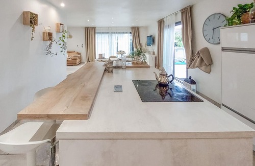 Saint-Jean-de-Vedas House | Beautiful, high quality vacation home with private outdoor pool and garden.