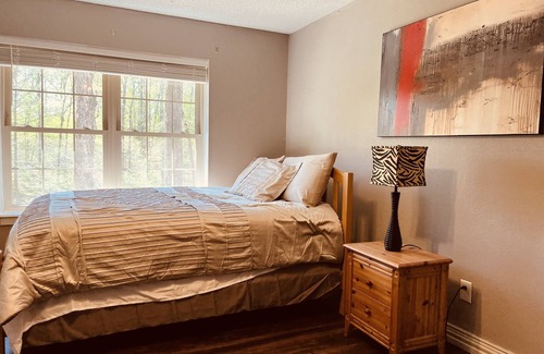 Jones Mills House | Beautiful Hilltop Estate w Private Boat Ramp. 8 min from downtown Hot Springs