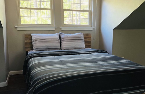 Jones Mills House | Beautiful Hilltop Estate w Private Boat Ramp. 8 min from downtown Hot Springs