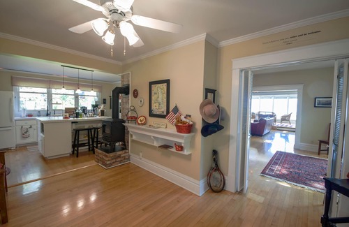 Lakeside House | Beautiful Historic Home on Flathead Lake