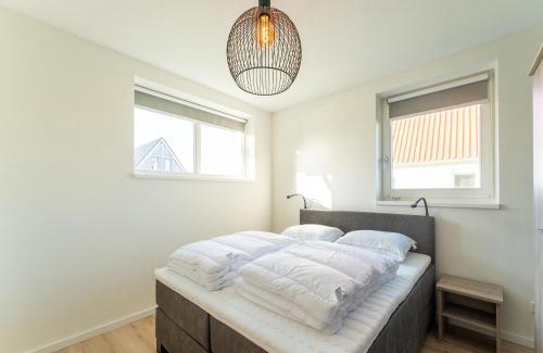 Scherpenisse House | Beautiful holiday home in Scherpenisse with charming terrace