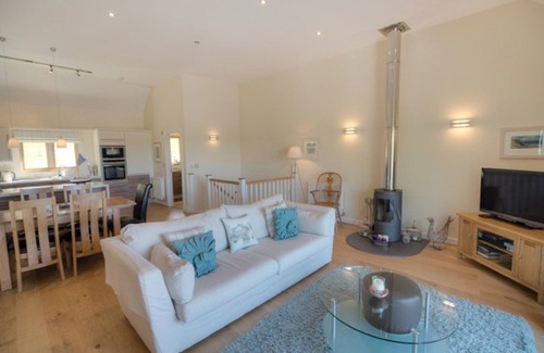Talland House | Beautiful holiday home, just a walk away from Talland beach.