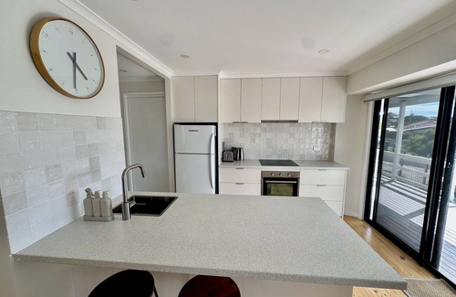 Port Elliot House | Beautiful home 150m to Boomer Beach with views to the hills, sleeps 8.