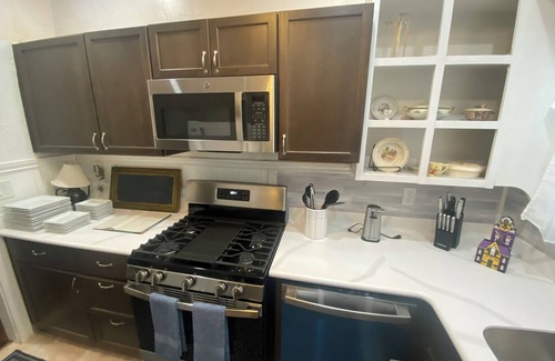 Bossier City House | Beautiful home completely remodeled and painted. Fully furnished. .