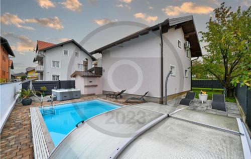 Dugo Selo House | Beautiful Home In Dugo Selo