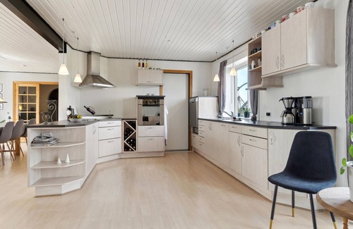 Vesthimmerland Municipality House | Beautiful home in Farsø with kitchen
