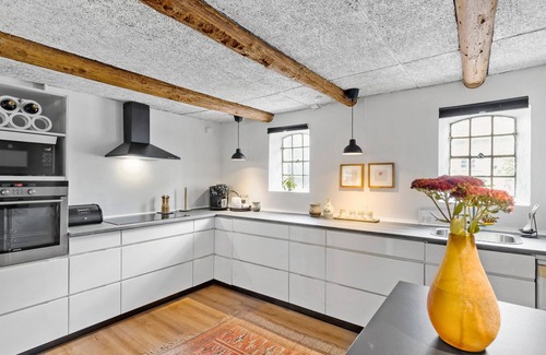 Grenaa House | Beautiful home in Grenaa with WiFi