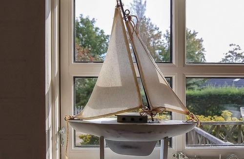 Hejlsminde Strand House | Beautiful home in Hejls with kitchen