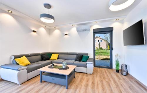 Stubicke Toplice House | Beautiful Home In Stubicke Toplice
