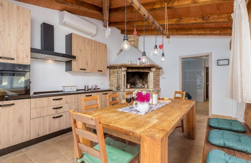 Zminj House | Beautiful home in Klimni with WiFi