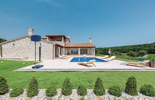 Krnica House | Beautiful home in Krnica with sauna