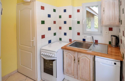 La Garde House | Beautiful home in La Garde with kitchen