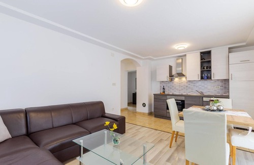 Vinez House | Beautiful home in Labin with WiFi
