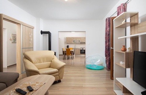 Divsici House | Beautiful home in Marcana with WiFi