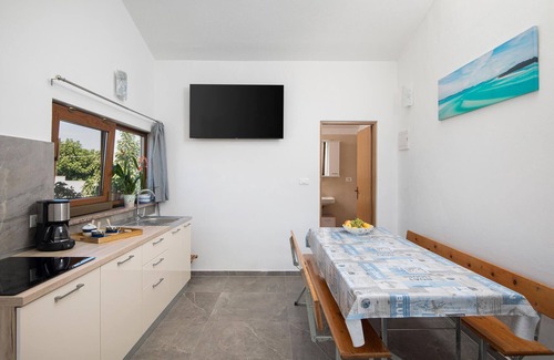 Divsici House | Beautiful home in Marcana with WiFi