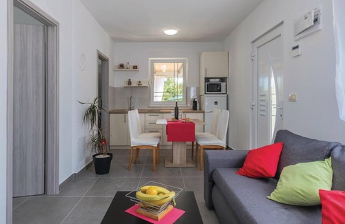 Marcana House | Beautiful home in Marcana with kitchen