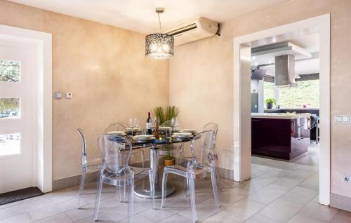 Mataelpino House | Beautiful Home In Mataelpino