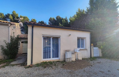 Nebian House | Beautiful home in Nébian with WiFi