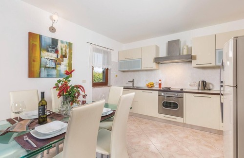 Novigrad House | Beautiful home in Novigrad with WiFi