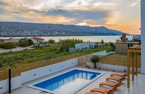 Pag House | Beautiful home in Pag with WiFi